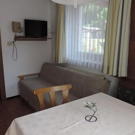 Alpenrose Apartment *