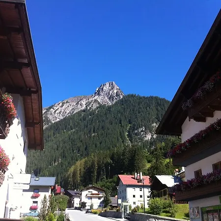 Alpenrose Apartment Flirsch